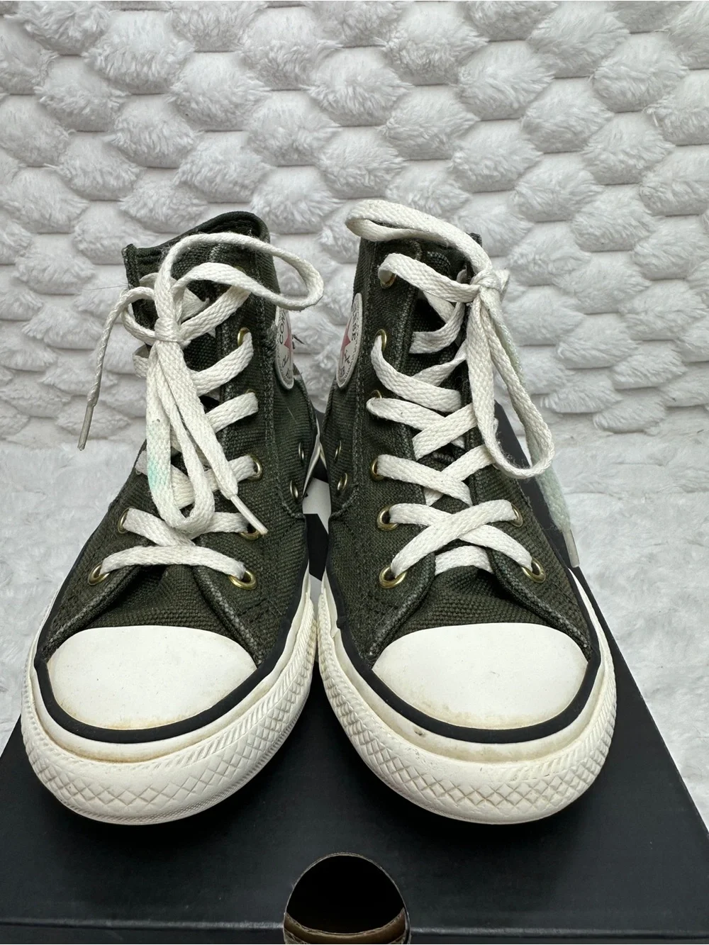Converse High Tops in Forest Green, Red Star & Gold Eyelets Size 13.5
